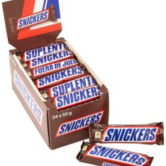snickers chocolates crunchy peanuts